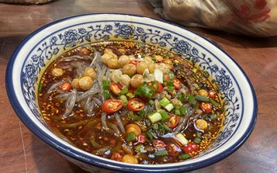 酸辣粉培訓(xùn)哪家味道好？  成都酸辣粉培訓(xùn)哪家味道好？